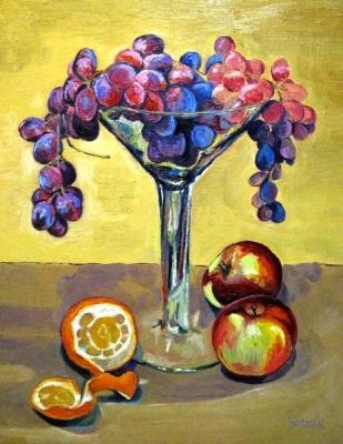 Grapes in glass vase. Ixygon Sergei
