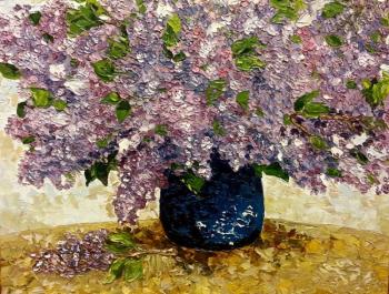 Lilac bouquet in a blue vase. Pletneva Vitaliya
