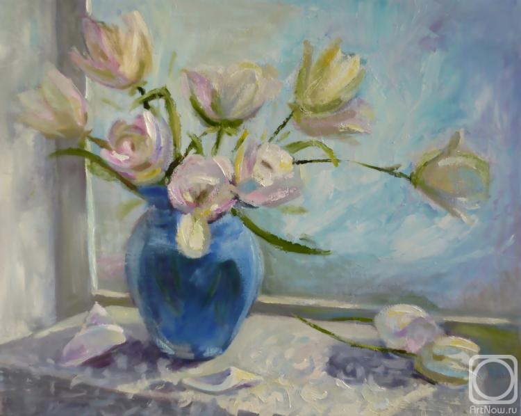 Drobot Aleksandra. White tulips in a blue vase