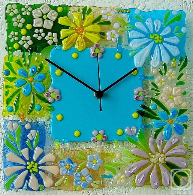 Repina Elena. Wall clock "chintz summer" glass fusing