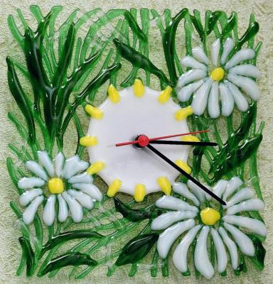Wall clock "Daisies in the Grass" glass fusing. Repina Elena