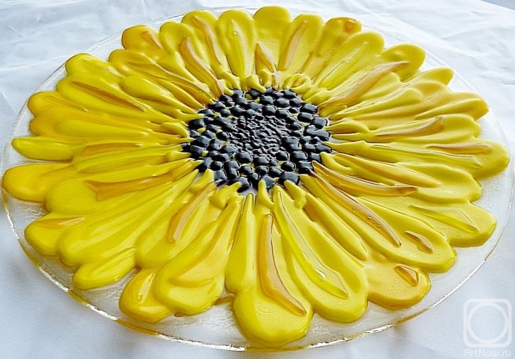 Repina Elena. Glass dish for the holiday table, "Sunflower" fusing