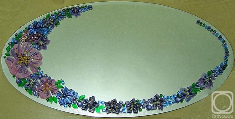 Repina Elena. Decor for a mirror "Round Dance of the Flowers" glass fusing