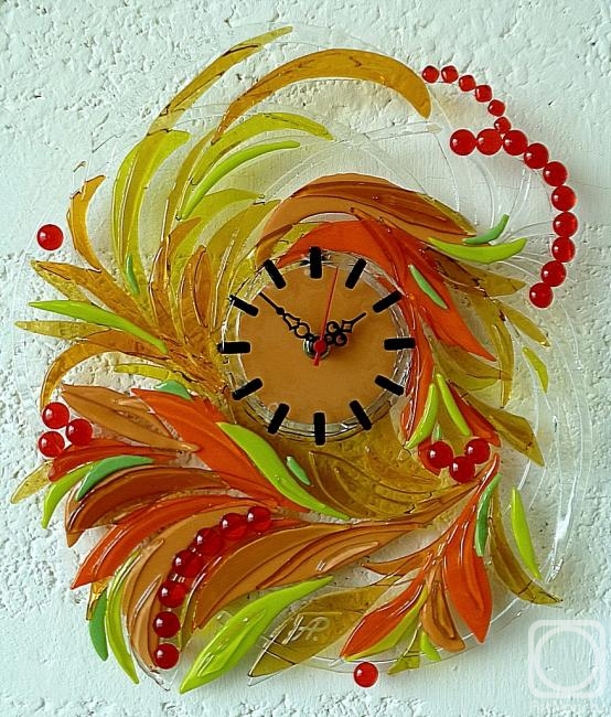 Repina Elena. Openwork wall clock "Golden Autumn" glass fusing