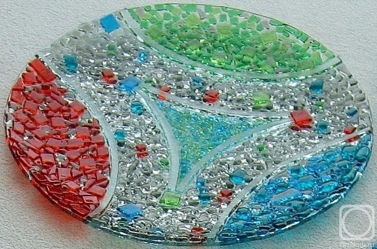 Repina Elena. Glass dish for the holiday table, "lightweight geometry" fusing
