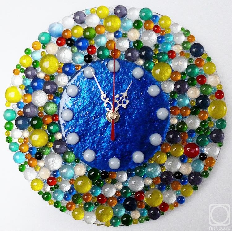 Repina Elena. Wall clock "New Year" glass, fusing