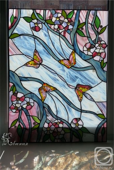 Kuropteva Evgenia. Stained glass window "Fluttering"