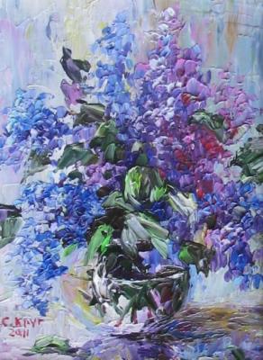 Lilacs in a round bowl. Kruglova Svetlana