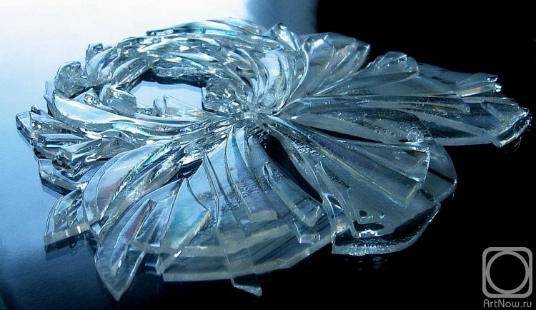 Repina Elena. Decor for mirror "Crystal Peony", glass fusing (another perspective)