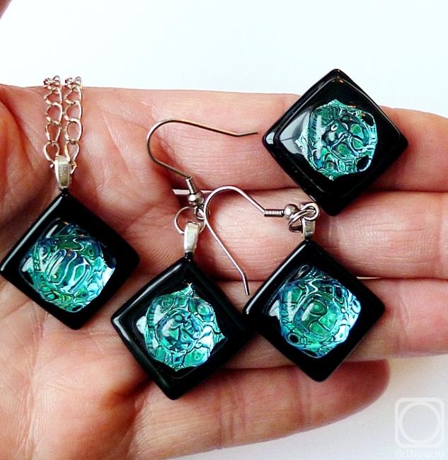 Repina Elena. Jewelry Set "Turquoise sky slough" 2 dichroic glass, fusing