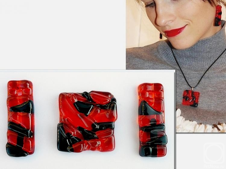 Repina Elena. Jewelry Set "Rouge et noir" glass, fusing