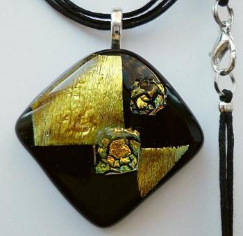 Pendant "Would have been a purpose" glass fusing. Repina Elena
