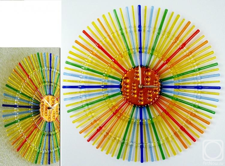 Repina Elena. Wall clock "Sunny Circle", fusing, glass