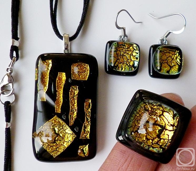 Repina Elena. Jewelry Set "Scythian Gold" dihroic glass, fusing