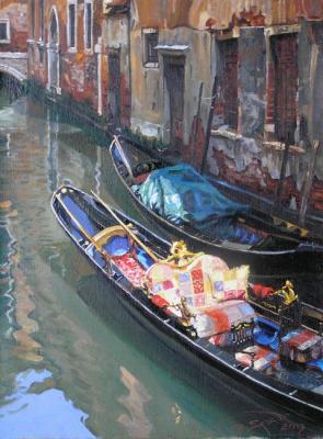 Er 1246 :: Gondolas in Canal (Venice, Italy)