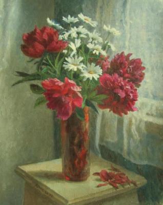 Peonies with daisies