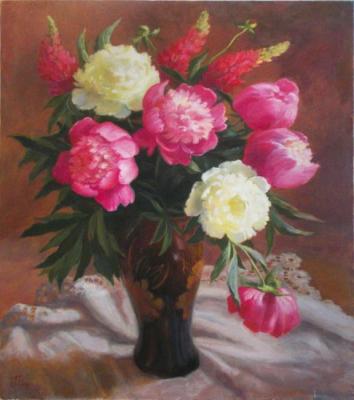 Peonies in a tall vase. Shumakova Elena