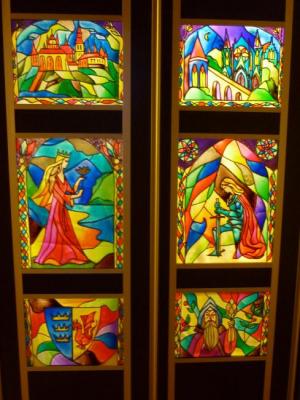 Stained-glass door "The legends of King Arthur" ( ). Ripa Elena