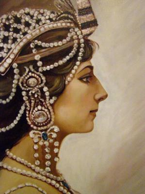 Earrings with sapphire (fragment). Mishchenko-Sapsay Svetlana