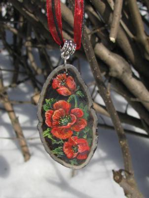 The painting on the cut agate "Poppies"