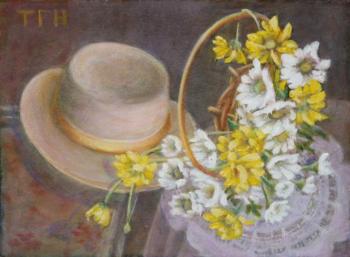 Flowers in a basket and a hat. Kudryashov Galina